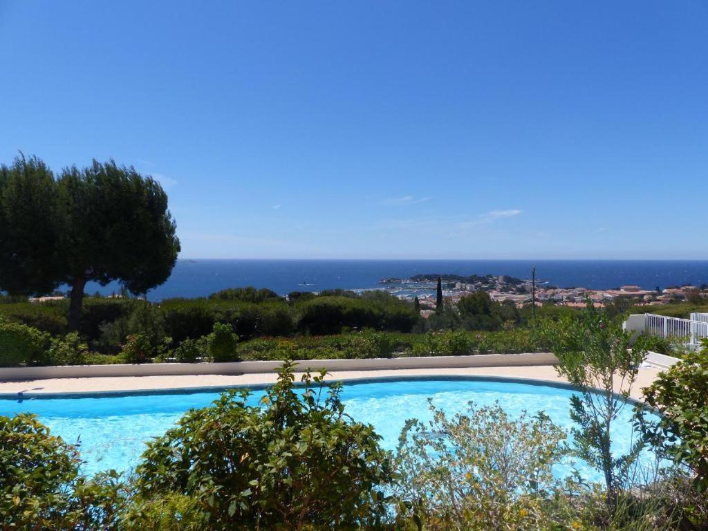 Vue Mer Panoramique Et Piscine Бандол Екстериор снимка